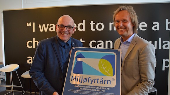 Overrekkelse av Miljøfyrtårn-diplom til Magnar Eikeland-gruppen og Senab Eikeland i 2016